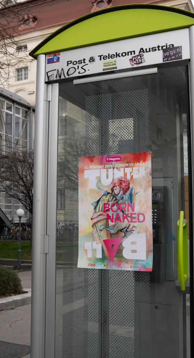telefonzelle-tuntenball-poster-oper-graz