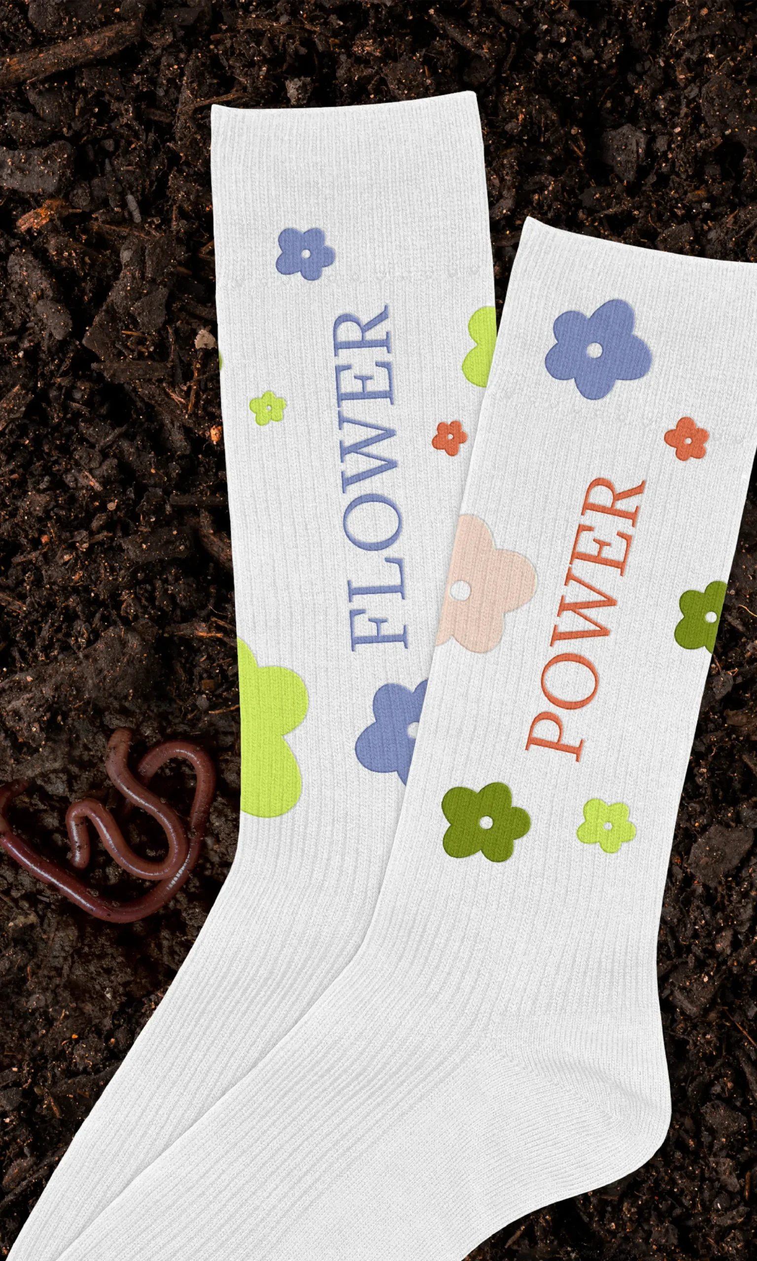 socken-weiß-bunt-blumen-flower-power-erde-merch
