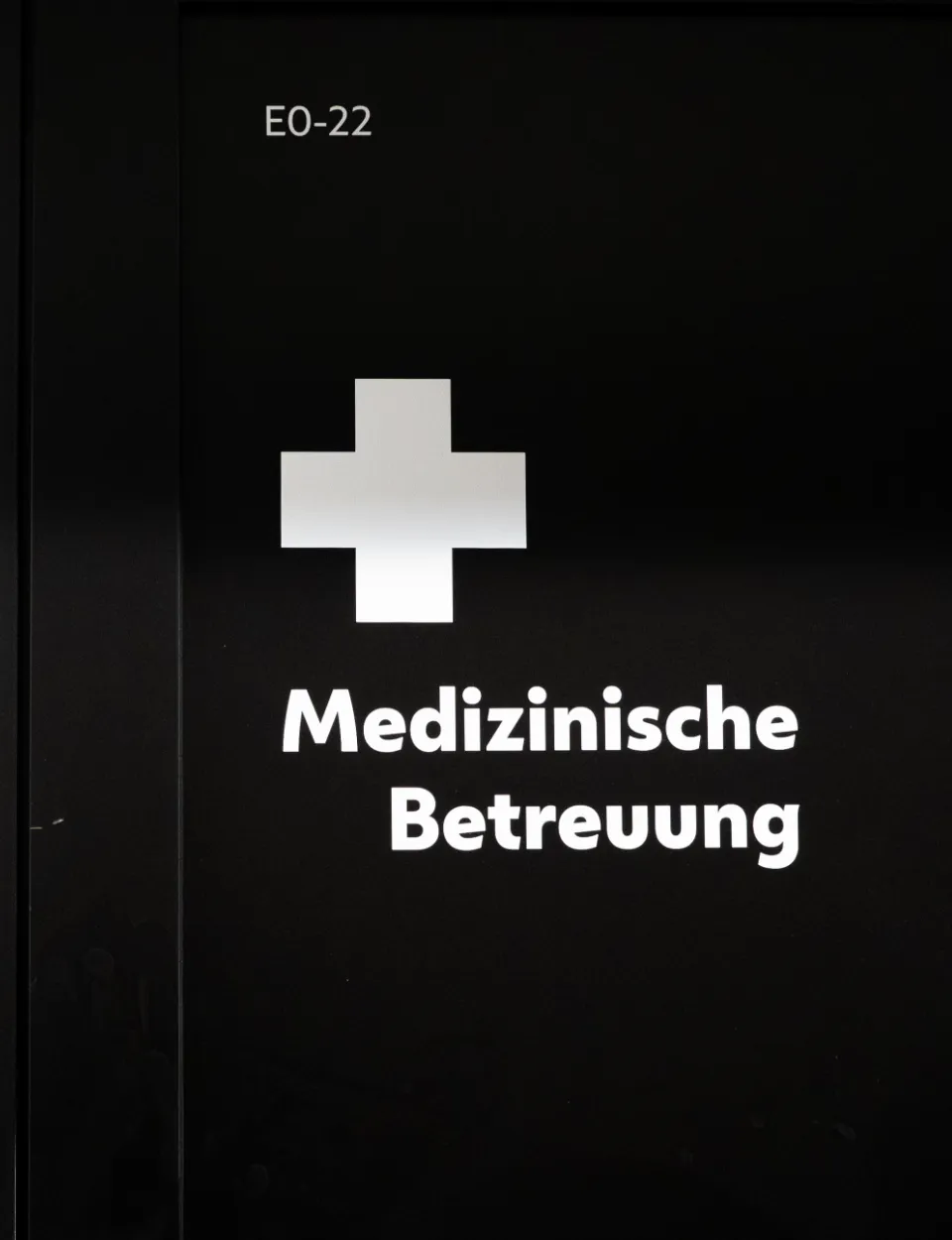 wiener-sport-club-stadion-beschilderung-leitsystem-medizinische-betreuung-beschriftung