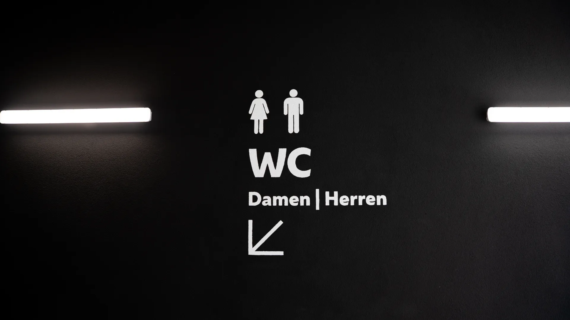 wiener-sport-club-stadion-beschilderung-leitsystem-wc-beschriftung
