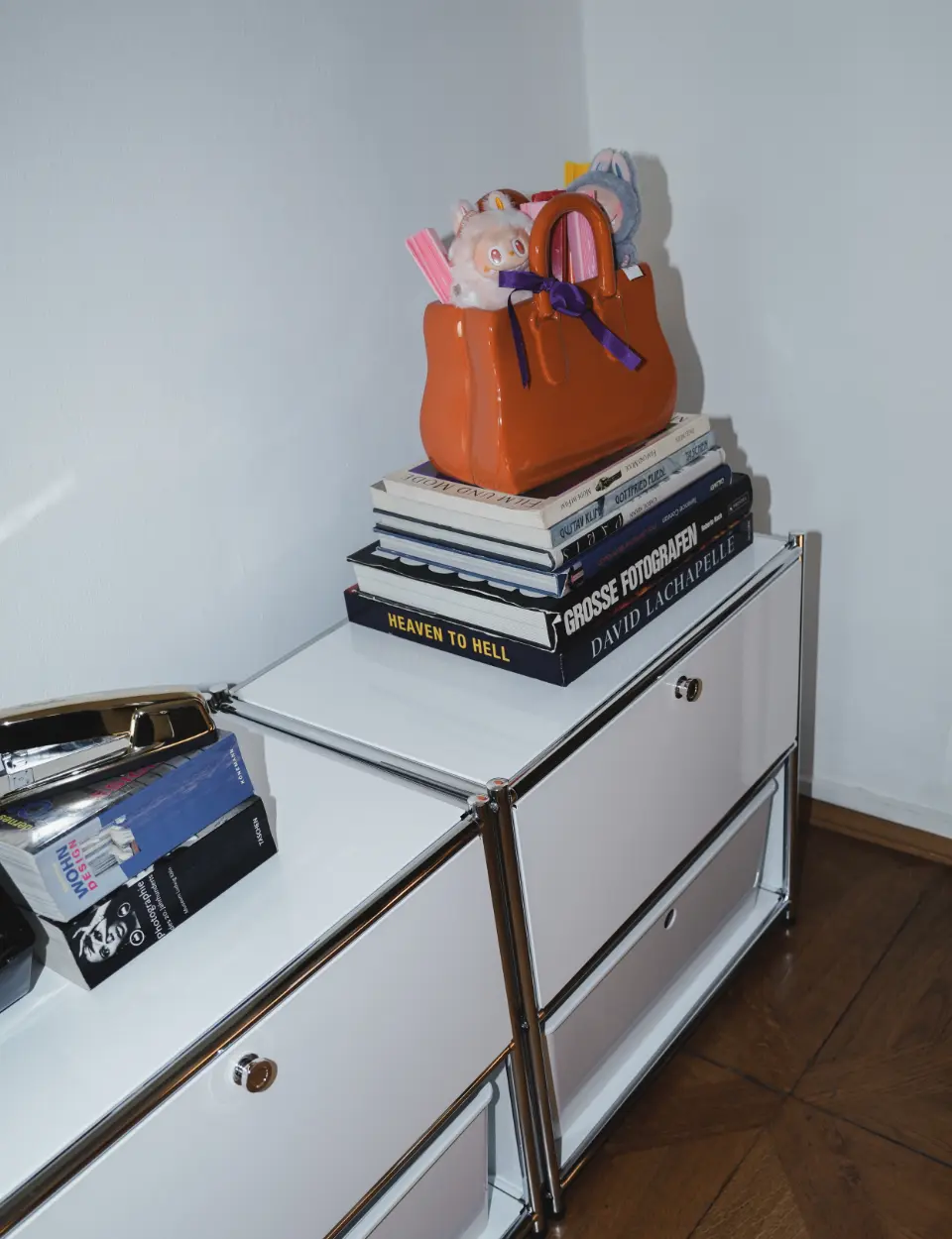 details-books-disko-design-studio-office-graz-glacis